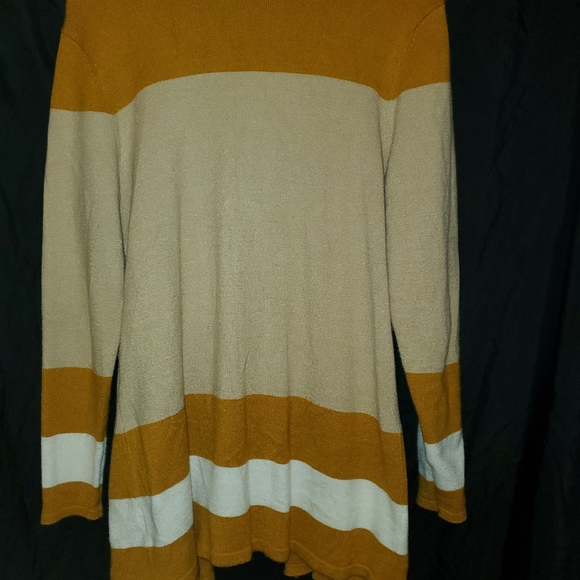 Keep warm in the office while looking cool with this cardigan - Picture 5 of 5